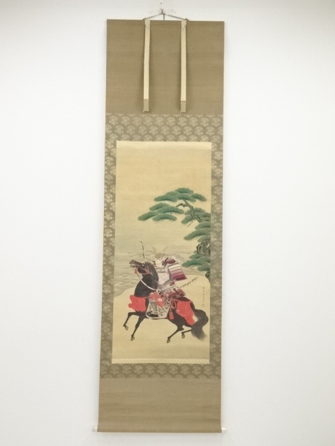 JAPANESE HANGING SCROLL / HAND PAINTED / PORTRAIT OF MINAMOTO NO YOSHITSUNE / EDO ERA